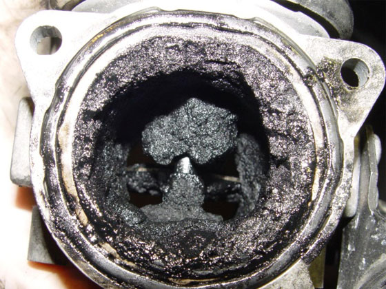 клапан EGR в сажевой грязи диагностика EGR клапана